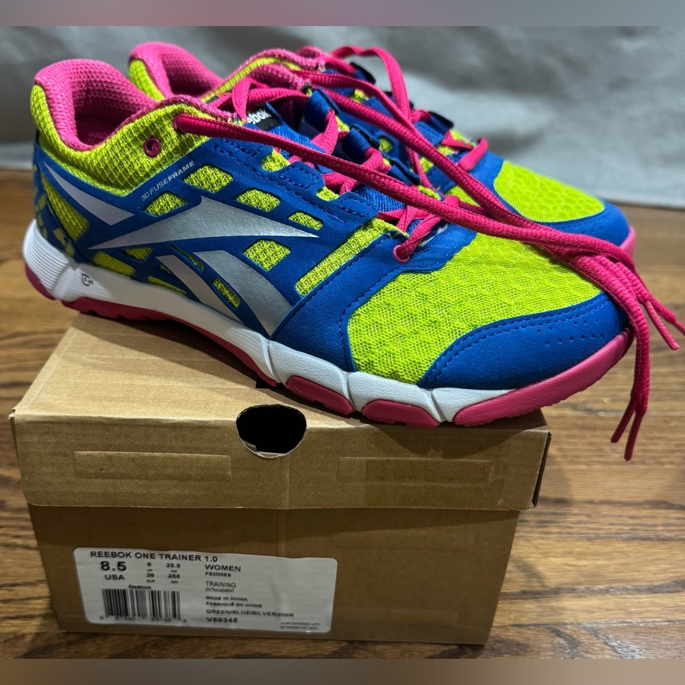 NIB Reebok One Trainer 1.0 in size 8.5